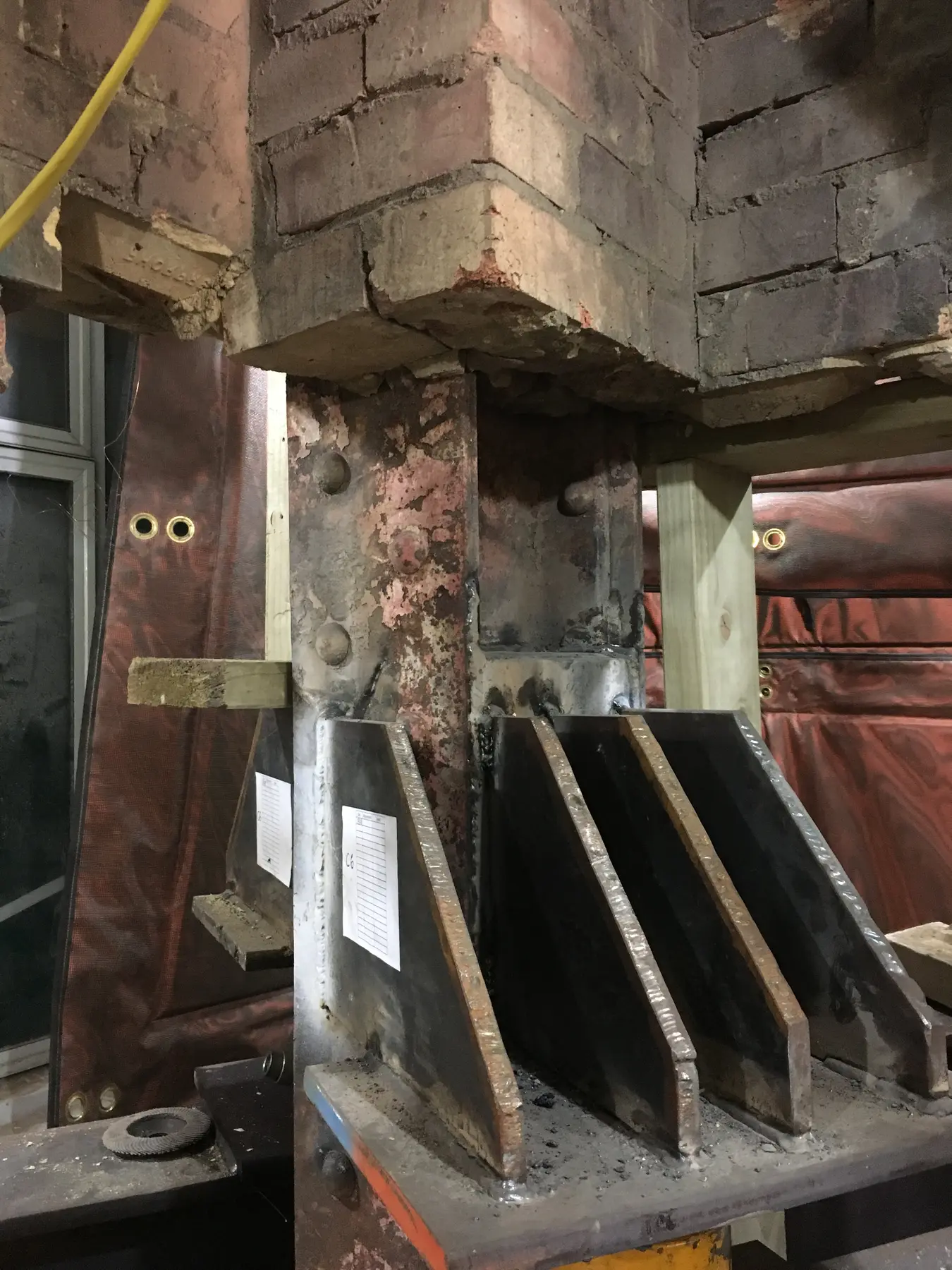 Fabricated steel load-transfer connection installed at 50 Sloane Street
